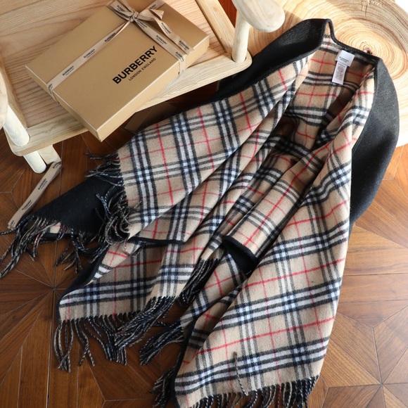 Burberry outer cape - Picture 7 of 8